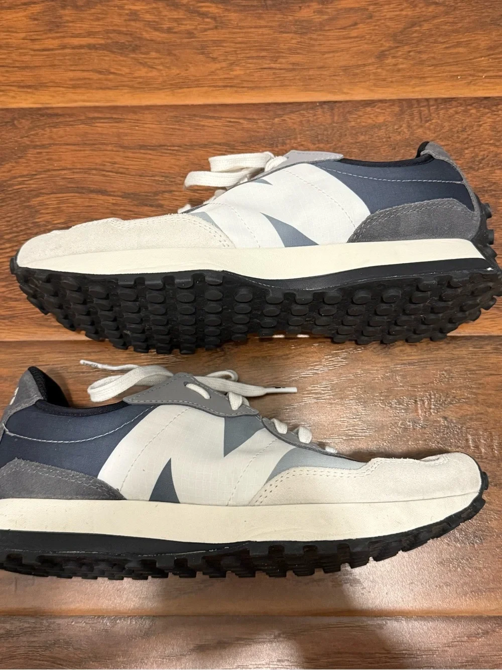 Figs| New Balance 327 Two-Tone Gray and White Retro Runner Sneakers